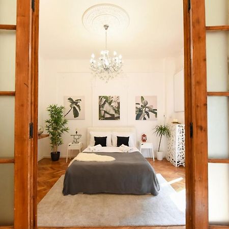 Love.Travel.Explore ♥️Apt W/ Balcony In Old Town Apartment Bucureşti Exterior foto
