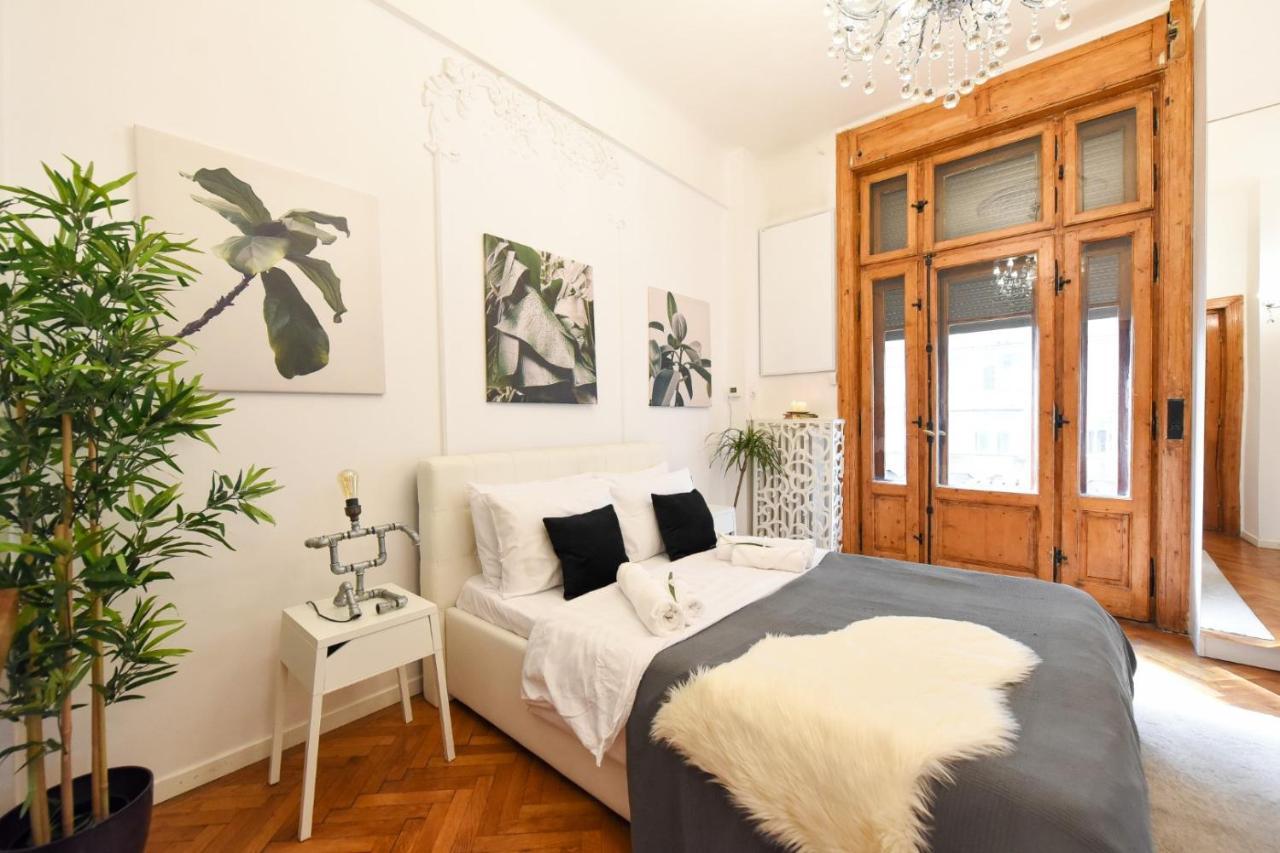 Love.Travel.Explore ♥️Apt W/ Balcony In Old Town Apartment Bucureşti Exterior foto