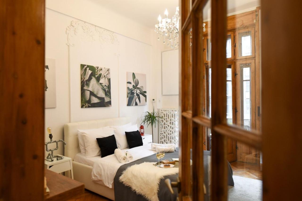 Love.Travel.Explore ♥️Apt W/ Balcony In Old Town Apartment Bucureşti Exterior foto